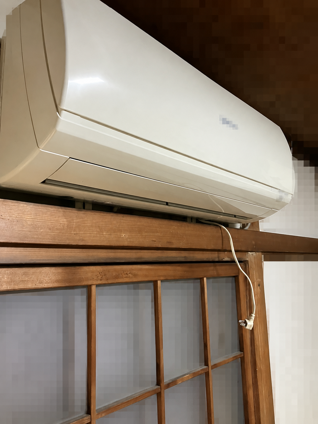 東京都世田谷区でエアコン2台入替工事|AQUA AQA-E226A-W 6畳用へ交換