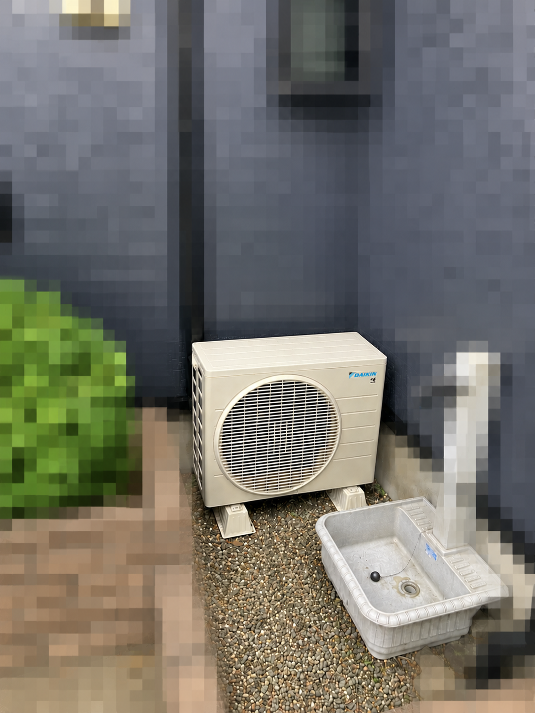 東京都八王子市 エアコン新規取付工事 室外機③