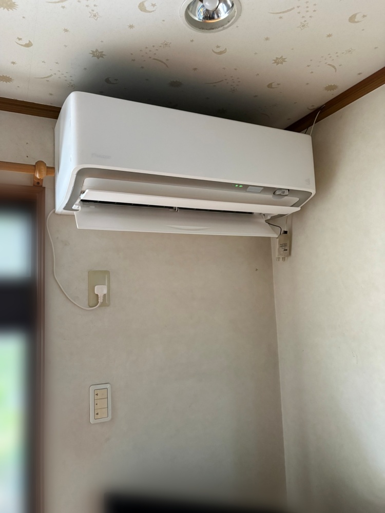 東京都練馬区でダイキンうるさらX RXシリーズ12畳用を新規取付｜S365ATRS・新規配管外カバー