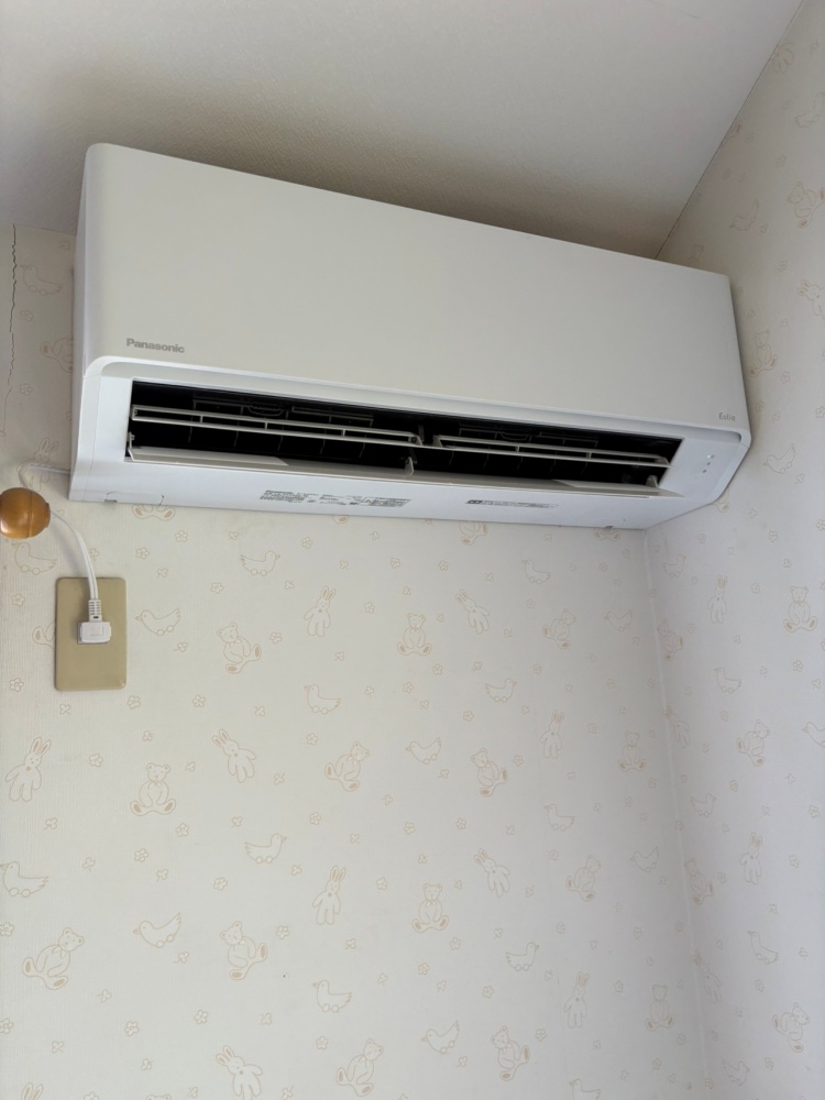 東京都東大和市でパナソニック8畳用を入れ替え|CS-255DFL・2段置きと配管延長