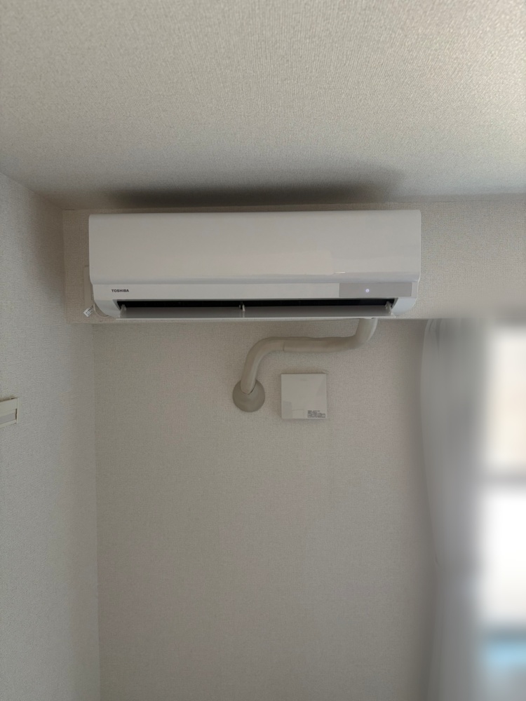 東京都福生市で東芝6畳用を新規取付工事｜RAS-2215T