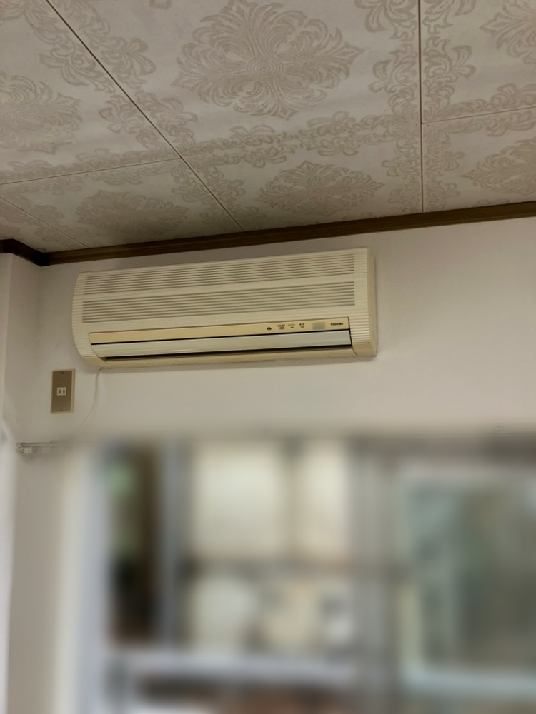 東京都八王子市で東芝6畳RAS-2215Tエアコン交換工事